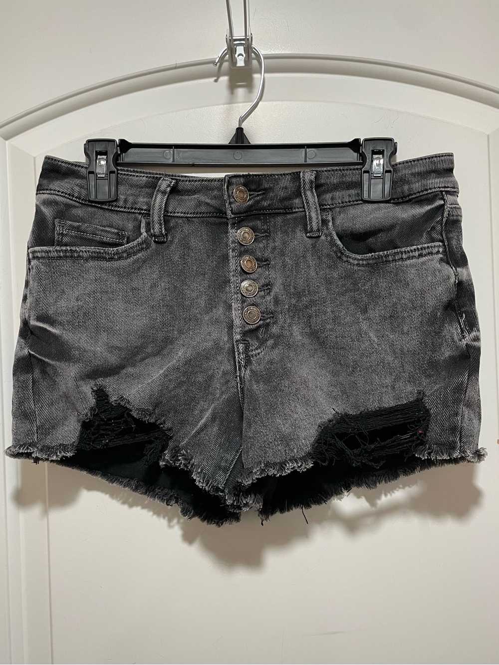 VERVET Distressed Frayed Sz M 3” Button Fly Black Wash Jean Shorts Grunge VT901